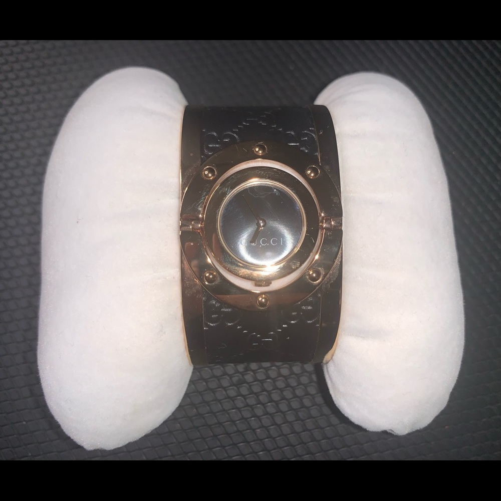 GUCCI - women’s twirl two-tone stainless watch. - Picture 2 of 9